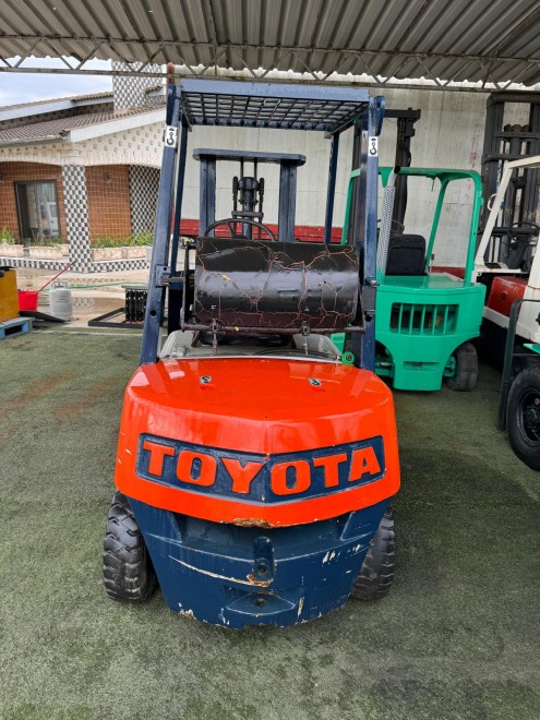 EMPILHADOR TOYOTA
